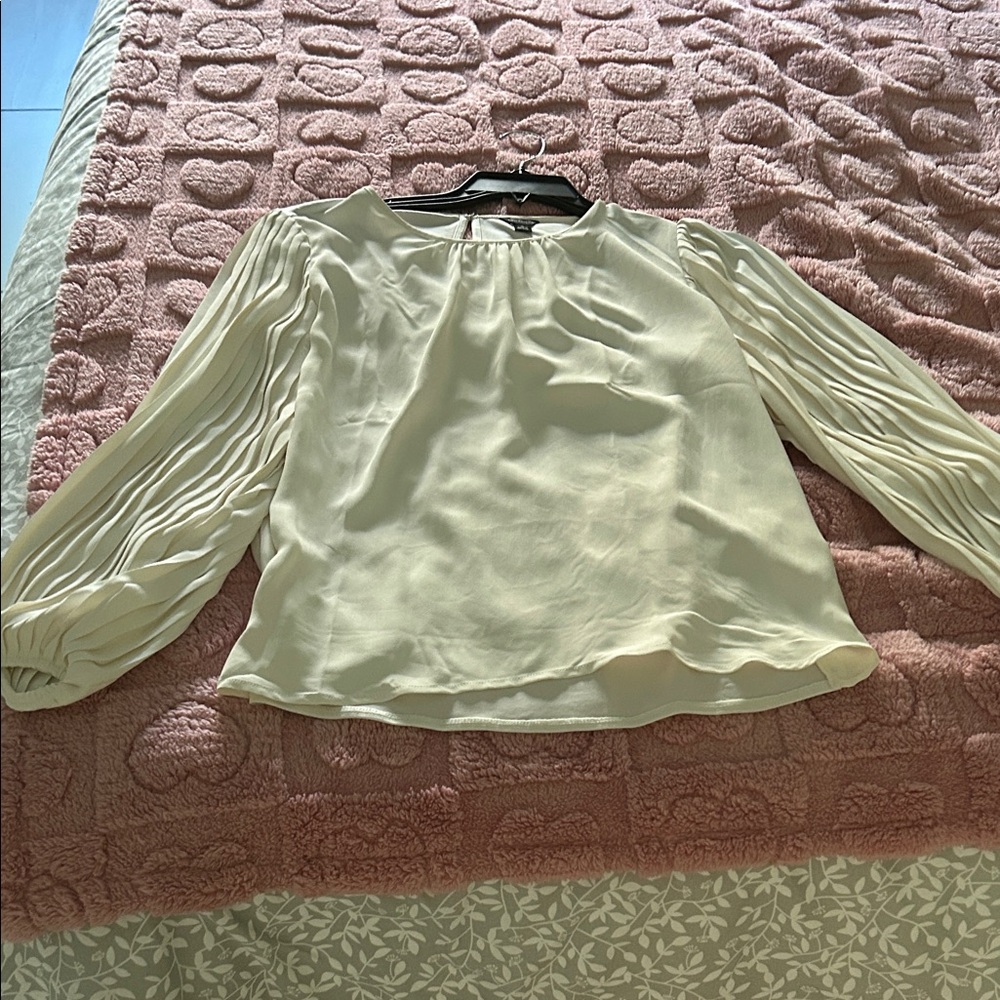 Ann Taylor Cream‎ Blouse with Gathered Sleeves